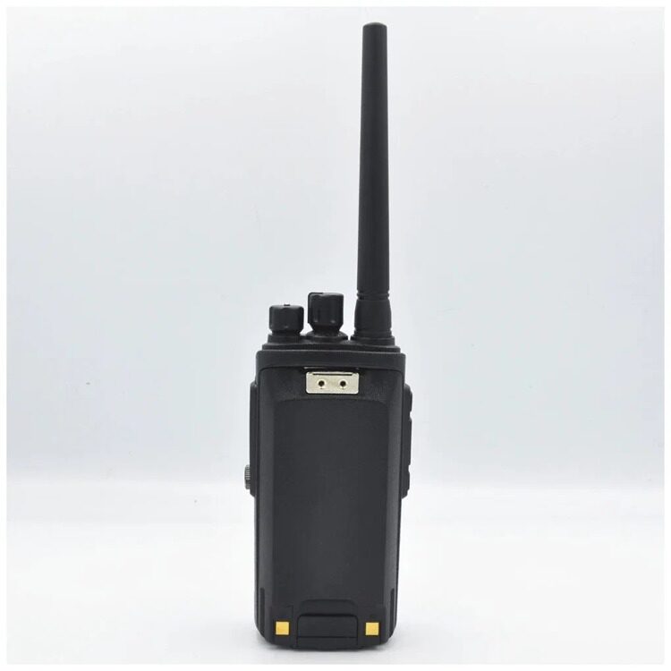 Радиостанция портативная dmr. TYT MD-680 DMR. TYT MD 680 радиостанция. Стационарная рация 400-470 МГЦ. DMR радиостанции.